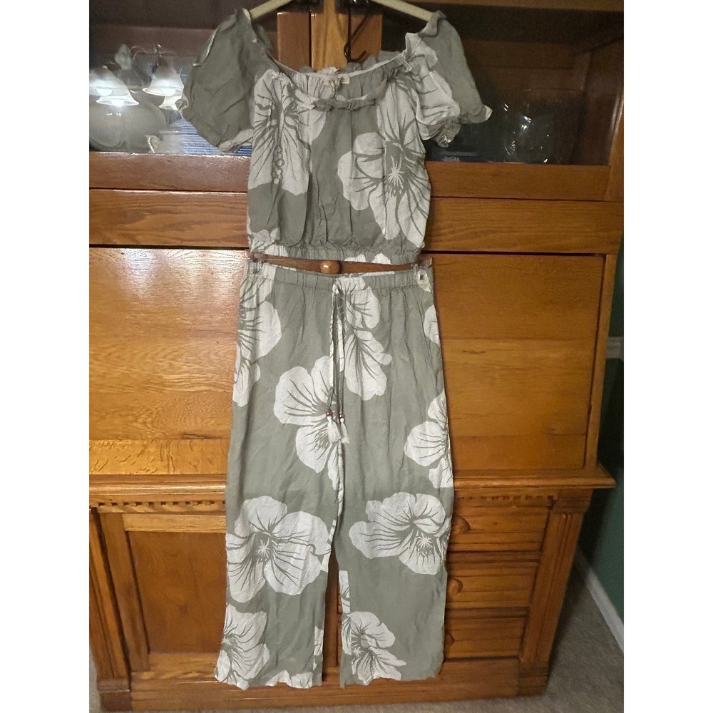 Salty Lemon Boho 2 Piece Set Sage Hibiscus Floral Crop Top Wide Leg Pants M NEW - Picture 2 of 16
